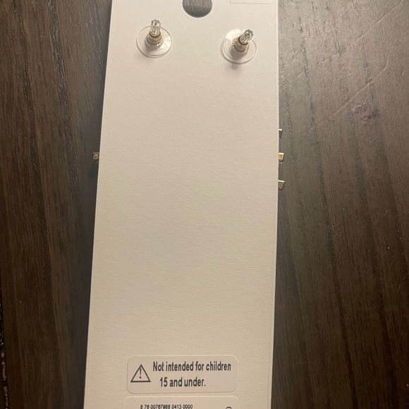 NWT Express cubic zirconia and faux pearls earrings - Picture 4 of 4